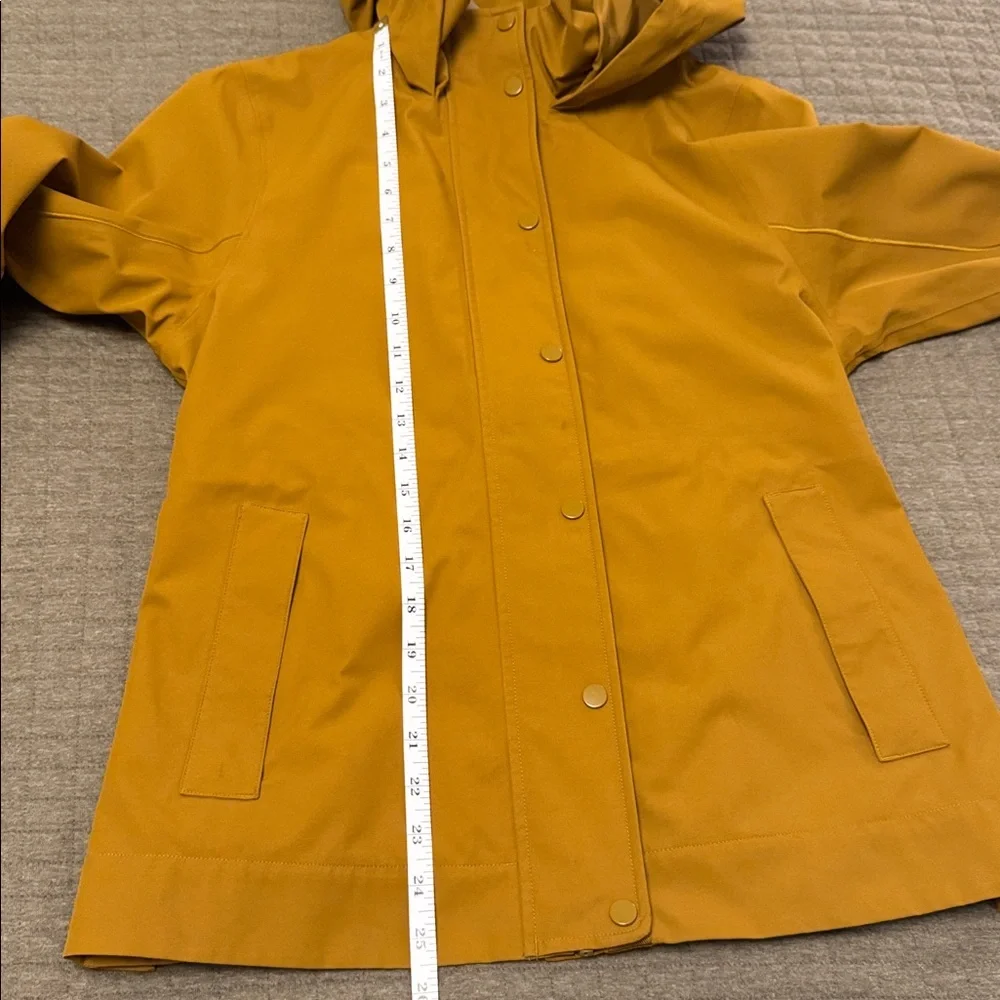 euc athleta rain out sutro trench in brass yellow - Picture 11 of 11